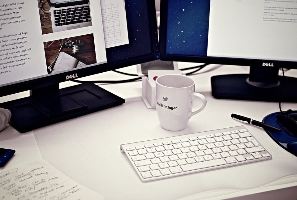 Le mug avec logo est un accessoire de communication mobile. C'est très simple,nous les utilisons car ils sont gratuits, accessibles et utiles